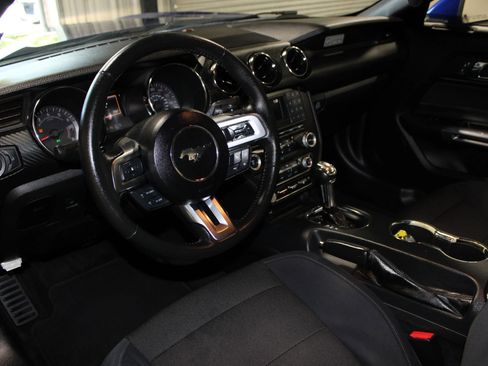 Used 2016 Ford Mustang Coupe image 18