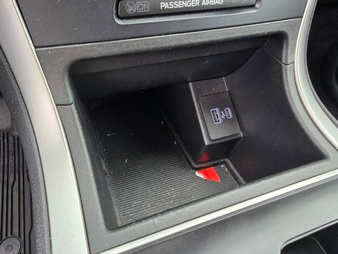 Used 2024 Ford Edge SE w/ Black Appearance Package image 18