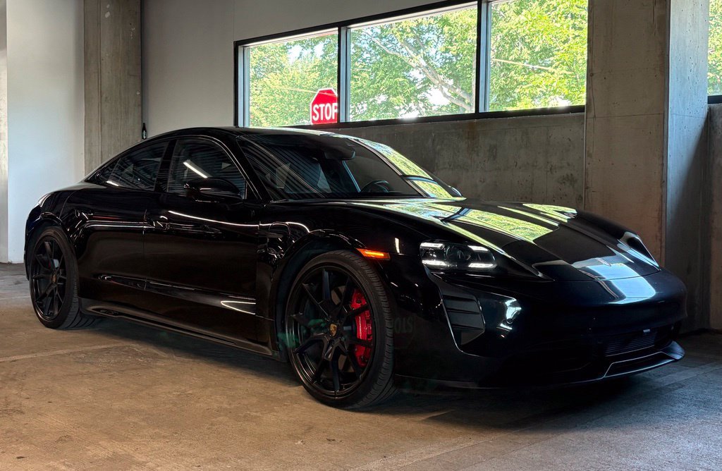 Used 2022 Porsche Taycan GTS AWD/4WD image 11