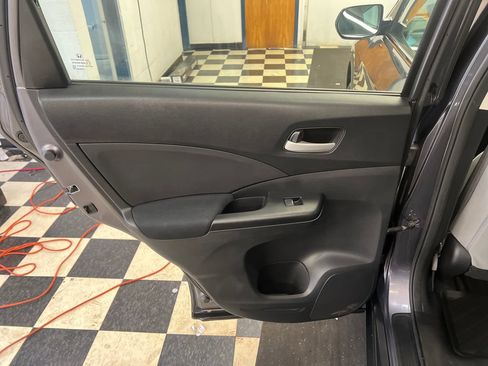 Used 2015 Honda CR-V LX image 31