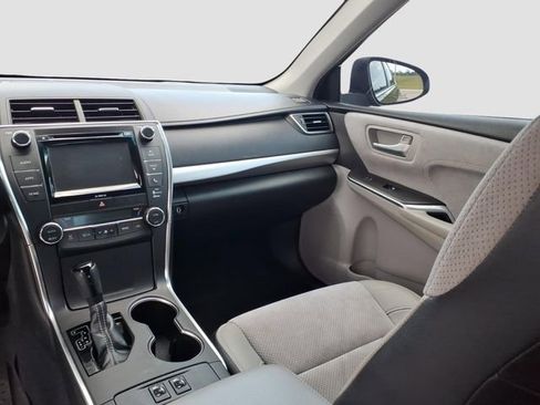 Used 2016 Toyota Camry XSE w/ Moonroof Package FWD image 13