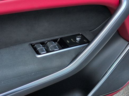 Used 2024 Jaguar F-PACE SVR image 13