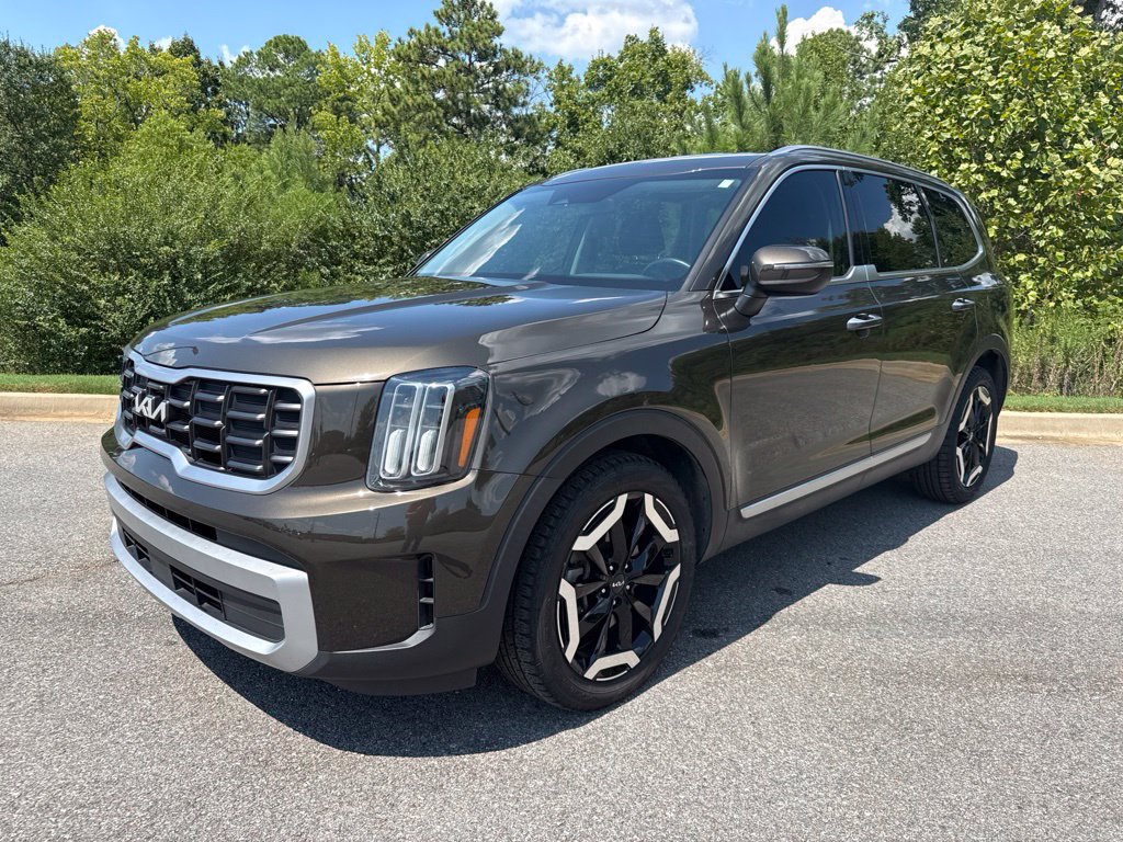 Used 2023 Kia Telluride S AWD/4WD image 3