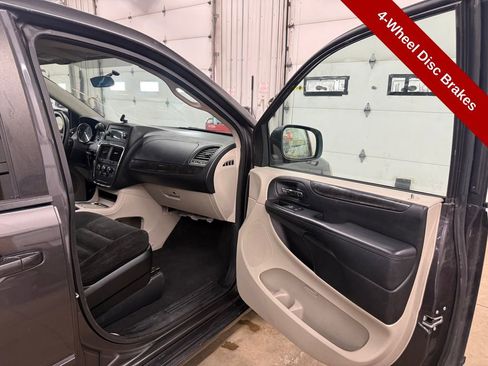 Used 2015 Dodge Grand Caravan SXT w/ Security Group FWD image 35