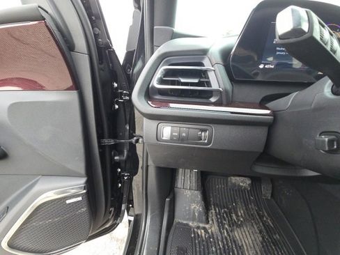 New 2026 Chevrolet Traverse RS w/ LPO, Floor Liner Package image 19