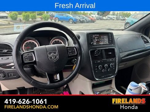 Used 2018 Dodge Grand Caravan SXT FWD image 14
