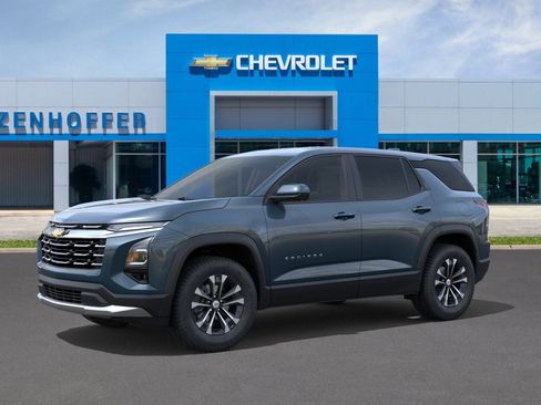 New 2026 Chevrolet Equinox LT image 2