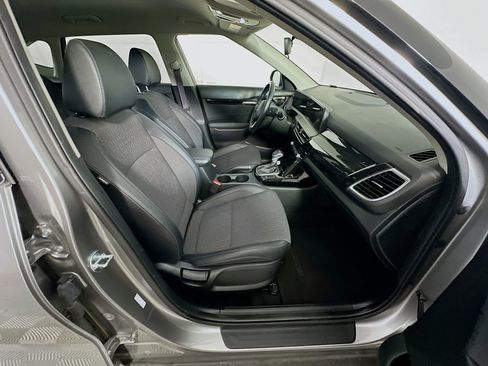 Used 2025 Kia Seltos S image 30