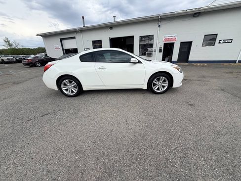 Used 2011 Nissan Altima 2.5 S w/ 2.5S Premium Pkg FWD image 32