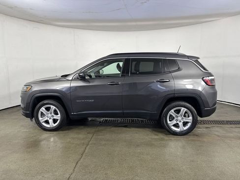 Used 2023 Jeep Compass Latitude w/ Sun and Sound Group image 30