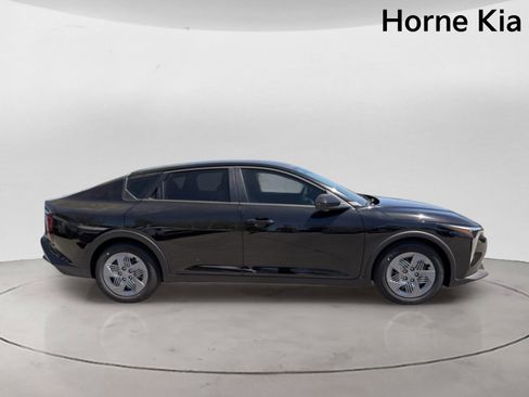 New 2026 Kia K4 FWD image 3