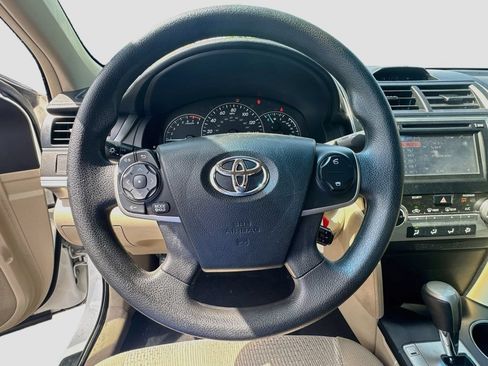 Used 2013 Toyota Camry FWD image 12