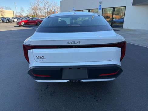 New 2025 Kia K4 LX image 7
