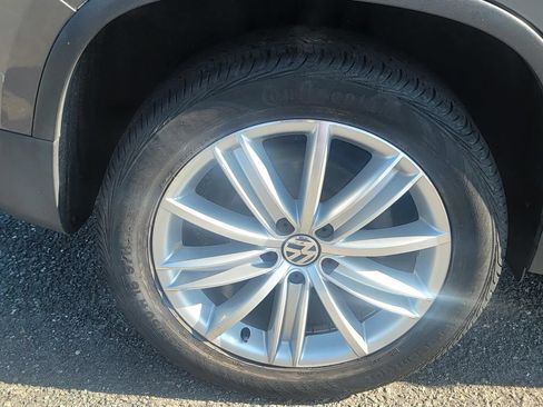 Used 2012 Volkswagen Tiguan S FWD image 10