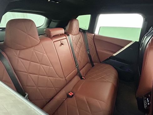 Used 2024 BMW iX xDrive50 w/ Premium Package image 37