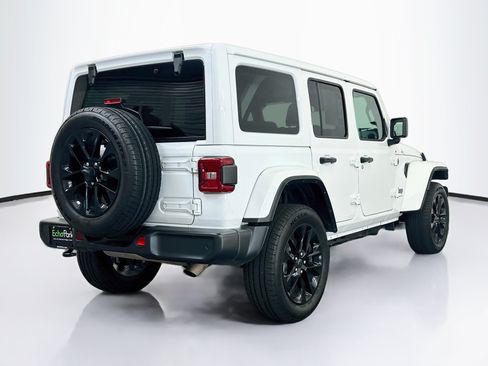 Used 2025 Jeep Wrangler Unlimited Sahara w/ Safety Group AWD/4WD image 9
