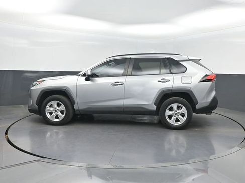 Used 2021 Toyota RAV4 XLE FWD image 2