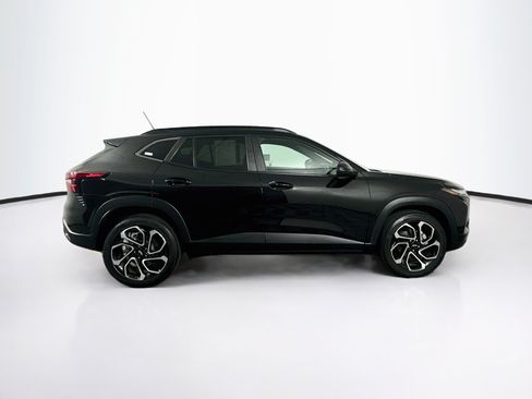 Used 2024 Chevrolet Trax RS w/ Sunroof Package FWD image 10