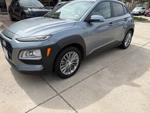 Used 2021 Hyundai Kona SEL FWD image 2