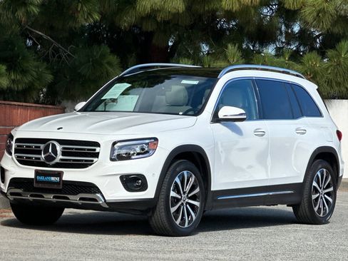 Certified 2023 Mercedes-Benz GLB 250 image 8