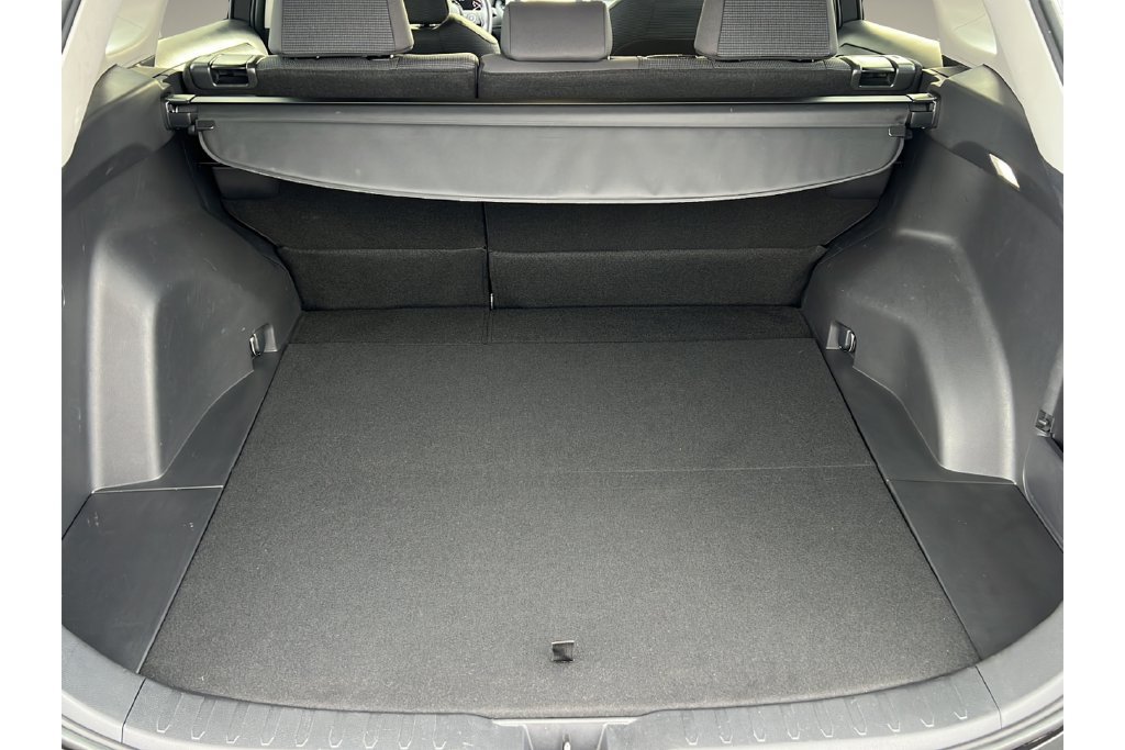 Used 2024 Toyota RAV4 LE FWD image 17