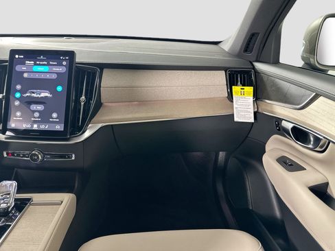 New 2026 Volvo XC90 B5 Core AWD/4WD image 27