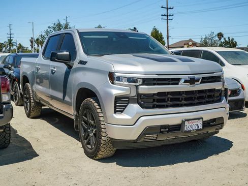 Used 2022 Chevrolet Silverado 1500 RST AWD/4WD image 3