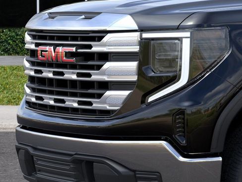 New 2025 GMC Sierra 1500 SLE image 13
