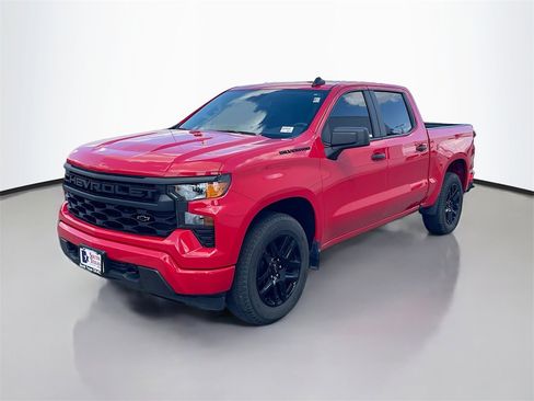 Used 2023 Chevrolet Silverado 1500 Custom image 3