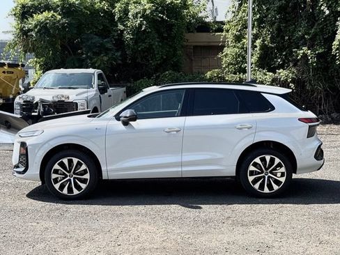 New 2026 Audi Q3 quattro 2.0T AWD/4WD image 5