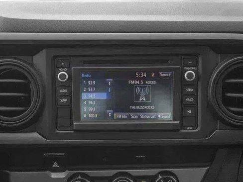 Used 2017 Toyota Tacoma SR AWD/4WD image 62