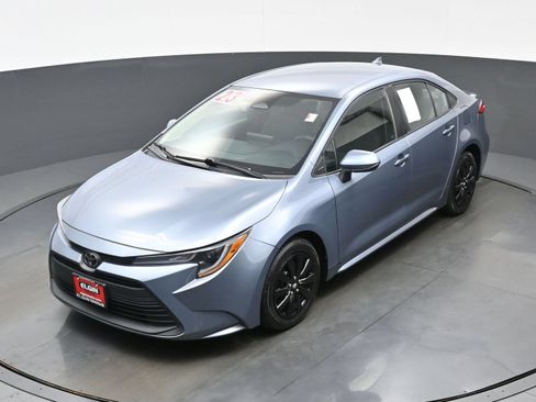 Used 2023 Toyota Corolla LE FWD image 34