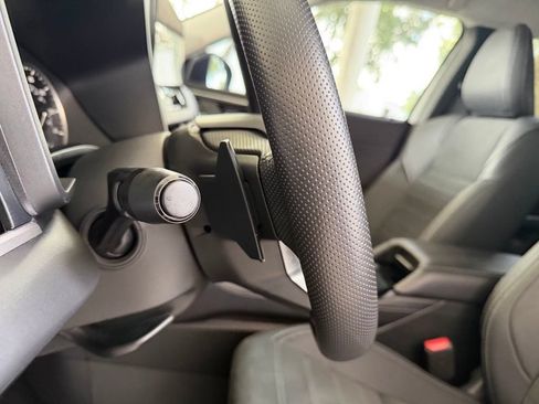 Used 2025 Mitsubishi Outlander SE FWD image 43