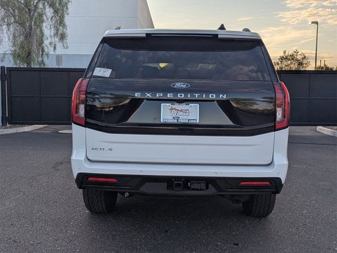 New 2025 Ford Expedition Active image 28