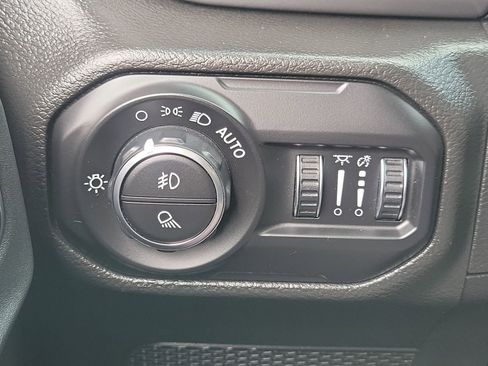 Used 2022 Jeep Gladiator Sport image 18