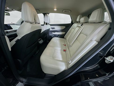 Used 2024 Nissan Ariya FWD image 28