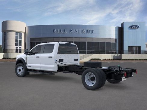 New 2025 Ford F550 4x4 Crew Cab image 5