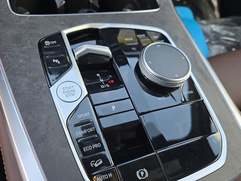 New 2026 BMW X5 xDrive40i w/ M Sport Package image 14