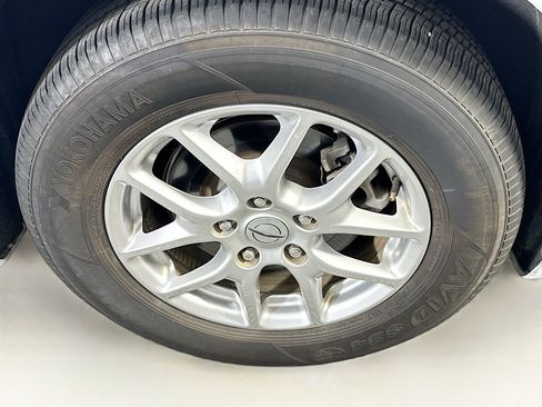 Used 2024 Chrysler Pacifica Touring-L image 11