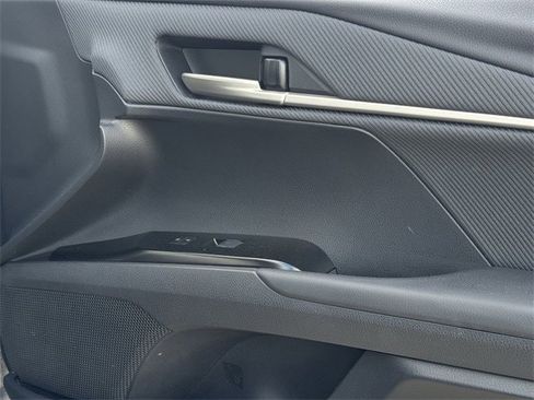 Used 2025 Toyota Camry SE image 28