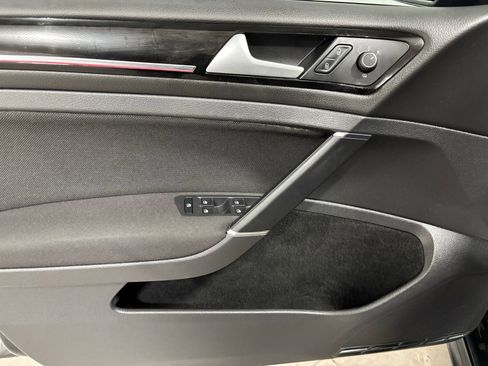 Used 2016 Volkswagen Golf image 18