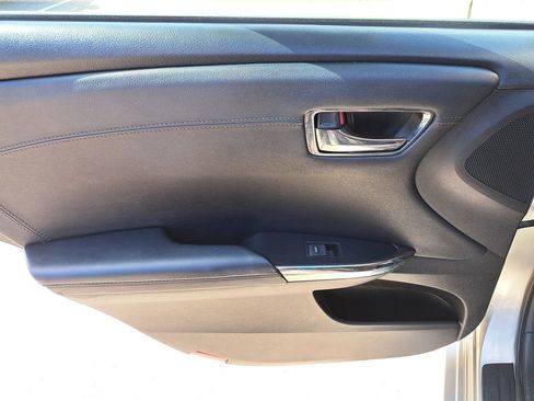 Used 2016 Toyota Avalon Touring image 7