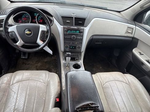 Used 2011 Chevrolet Traverse LTZ image 16