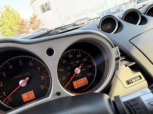 Used 2007 Nissan 350Z Enthusiast RWD image 6