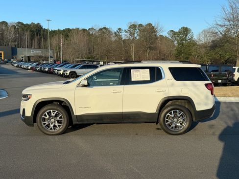 Used 2023 GMC Acadia SLT image 2