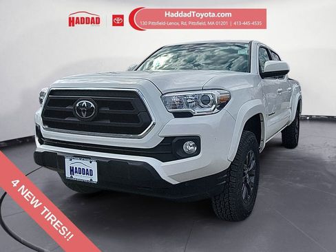 Used 2023 Toyota Tacoma SR5 AWD/4WD image 1