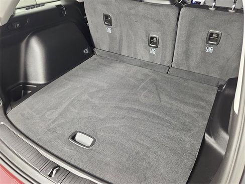 Used 2023 Jeep Grand Cherokee Limited w/ Black Appearance Package image 16