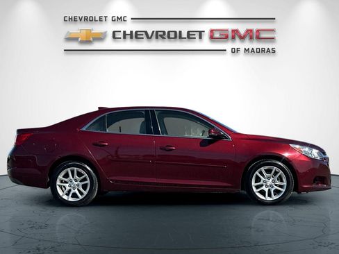 Used 2015 Chevrolet Malibu LT w/ Power Convenience Package FWD image 2