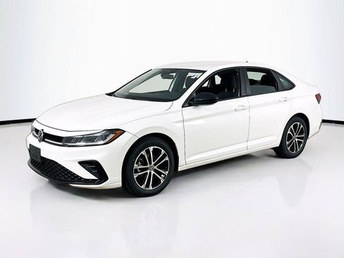 Certified 2025 Volkswagen Jetta Sport FWD image 1