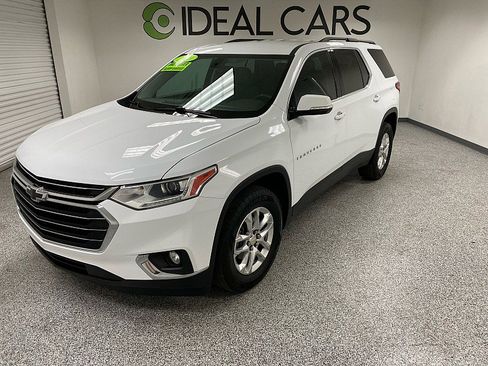 Used 2020 Chevrolet Traverse LT image 1
